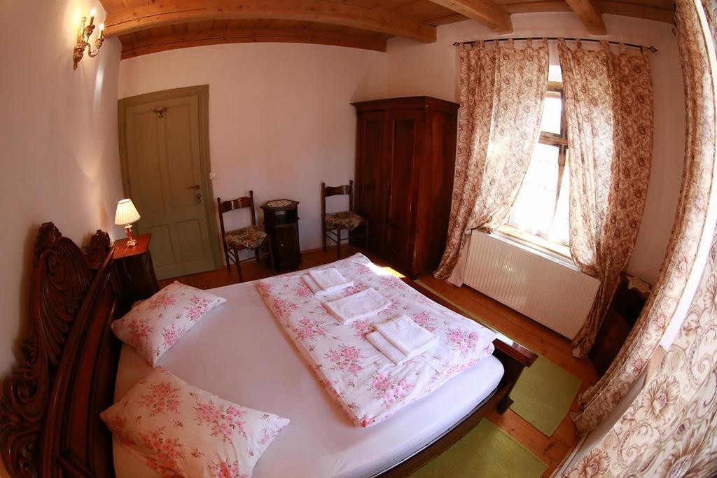 Pensiunea Oppidum Biertan Zimmer foto